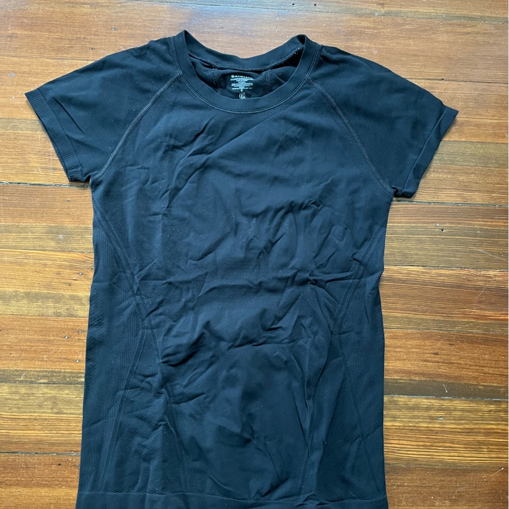 Athleta momentum shirt